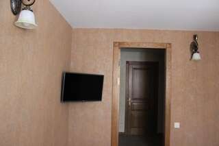 Гостевой дом Barin House Сумы Двухместный номер с 1 кроватью и собственной ванной комнатой-7